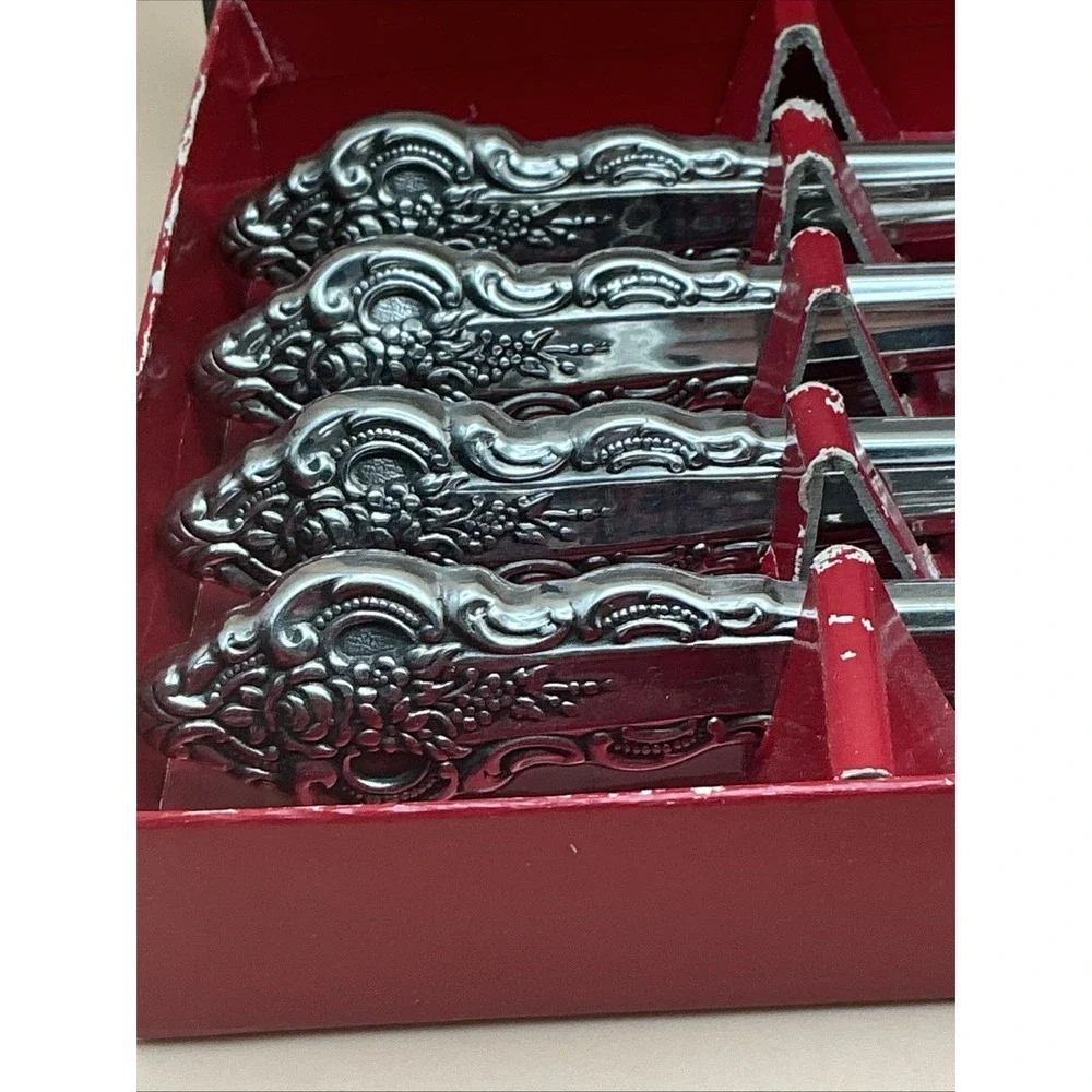 Vtg Oneida Community Stainless Steak Knives Set of 4 Ornate Handle, New Open Box